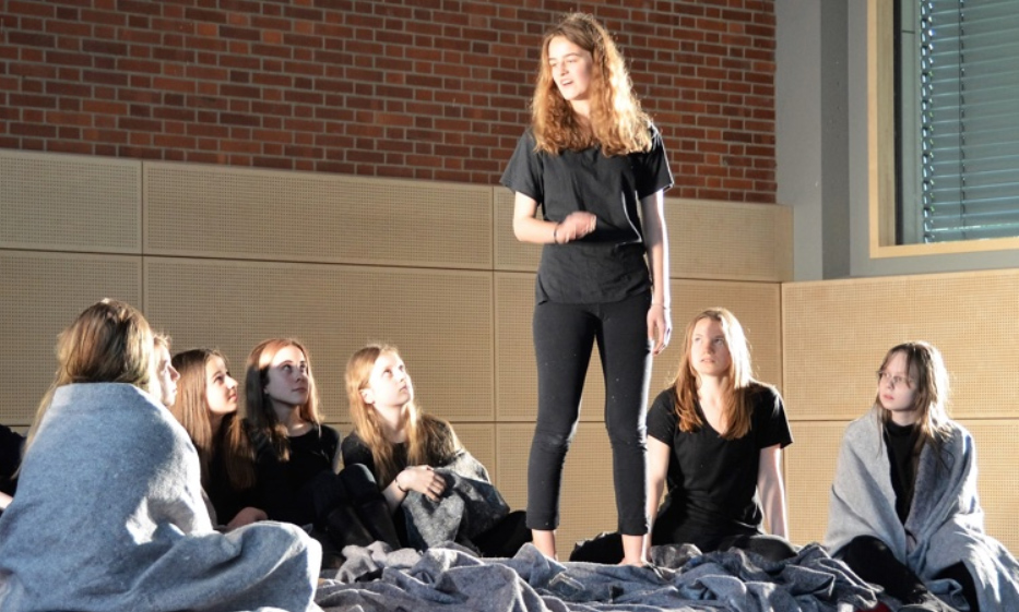 Residenztheater/JUNGES RESI/Theresia-Gerhardinger-Gymnasium am Anger 2016, Foto: Raphaela van Bommel