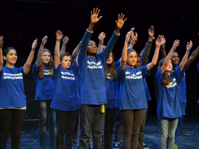 Gärtnerplatztheater/Hauptschule an der Ichostraße/ Tuschteam 201